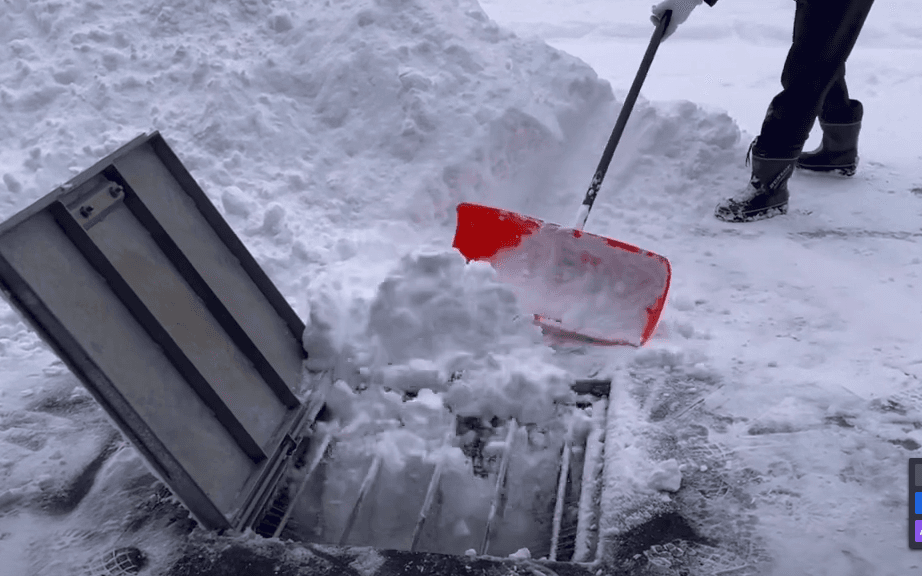 融雪槽の実際の設置例